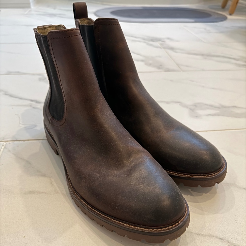 Banana Republic Brown Chelsea Boot - Size 10